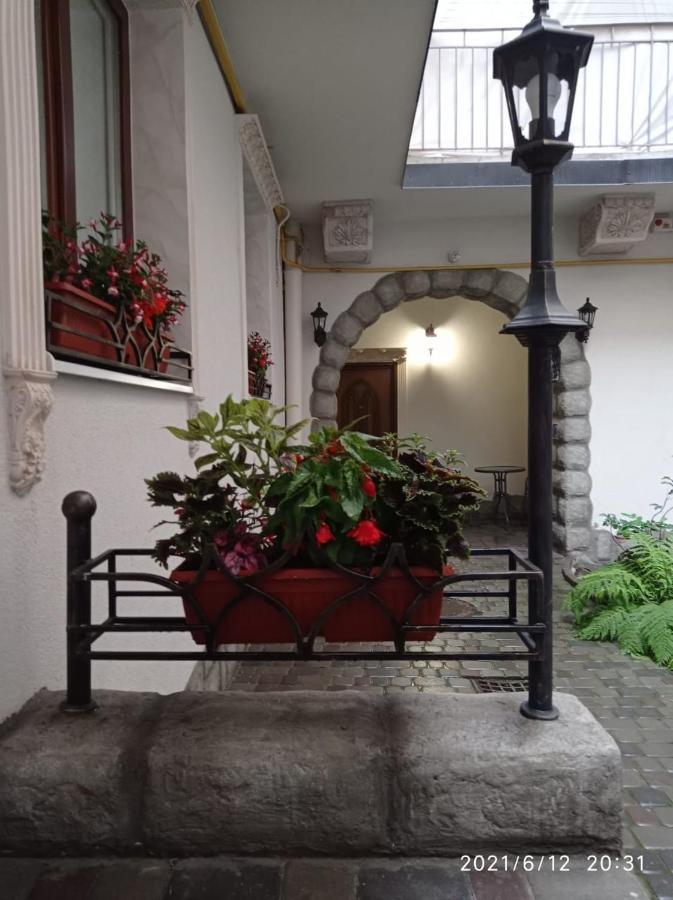 Ferienwohnung Rynok 25 Deluxe Lviv Center Exterior foto