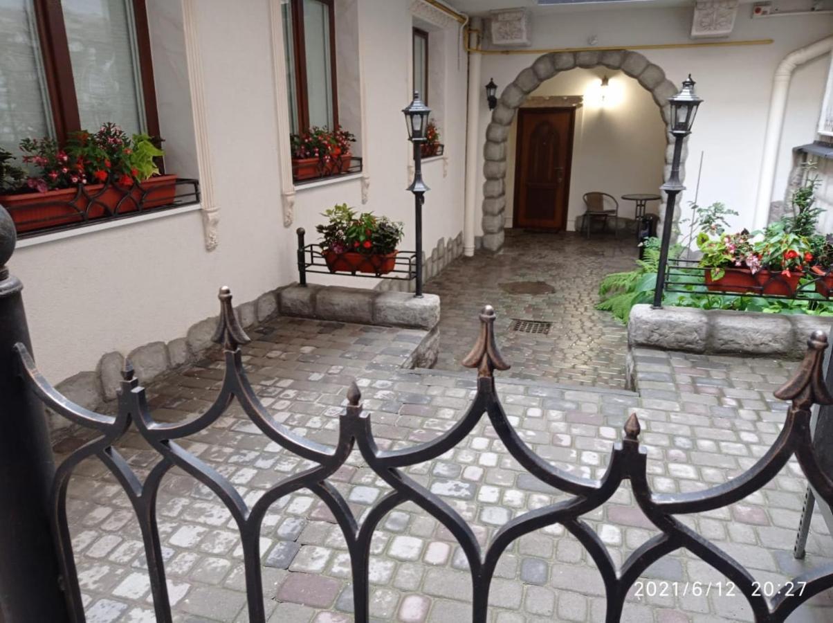Ferienwohnung Rynok 25 Deluxe Lviv Center Exterior foto
