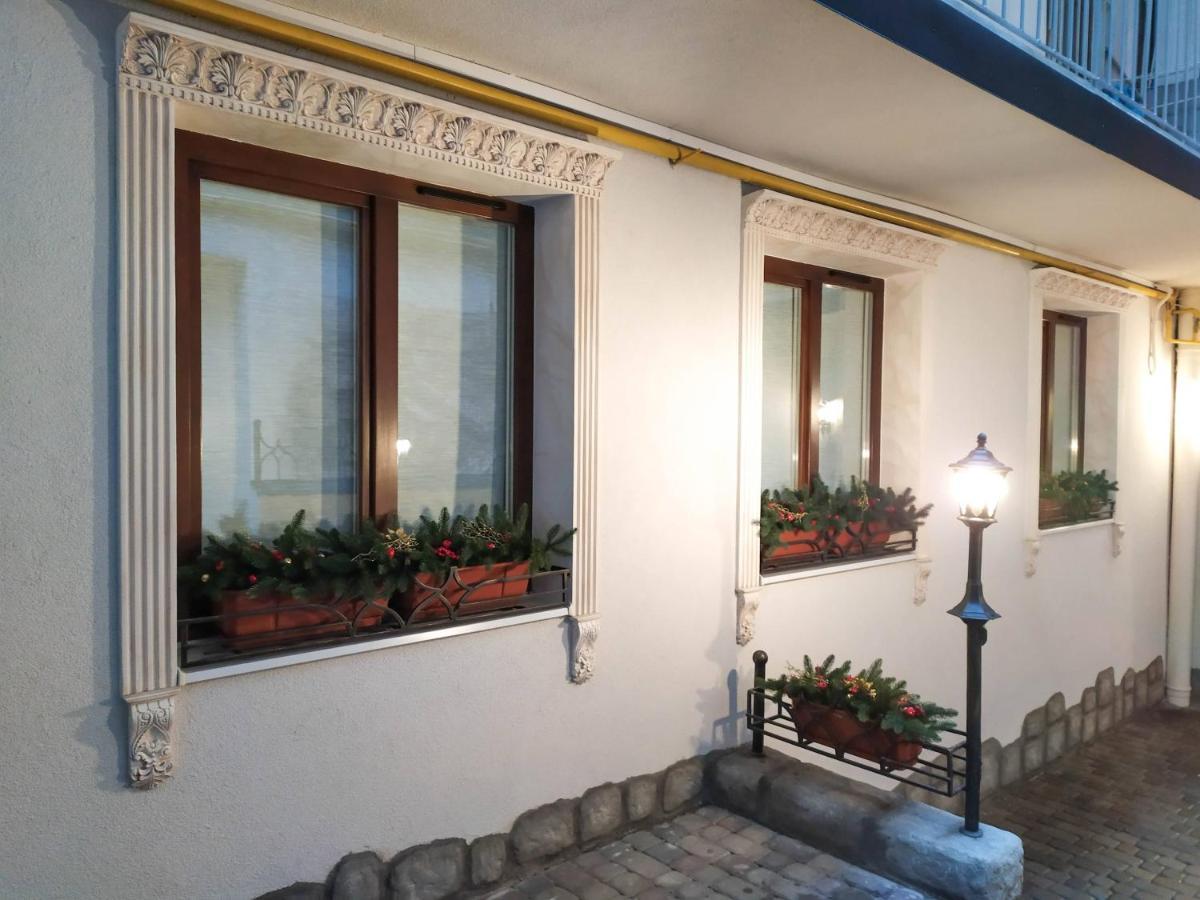 Ferienwohnung Rynok 25 Deluxe Lviv Center Exterior foto